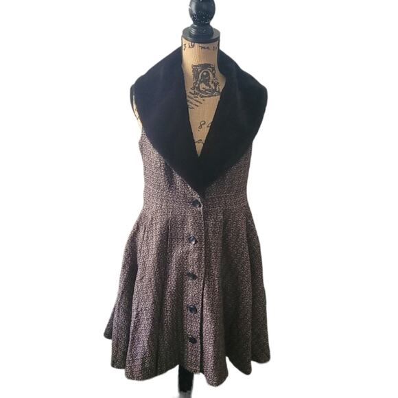 Size 6 Monroe and Main brown sleeveless fit and flare faux fur trim coat dress - Picture 2 of 5